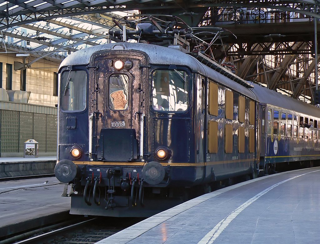 10008 der Centralbahn mit ihrem Partyzug in Kln Hbf am 7.3.2010