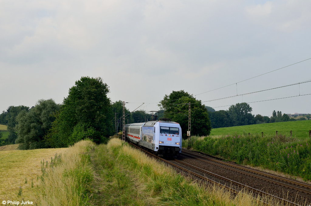 101 016-4 mit dem IC 2440 von Leipzig nach Kln am 11.07.2013 bei Haan-Ellscheid.