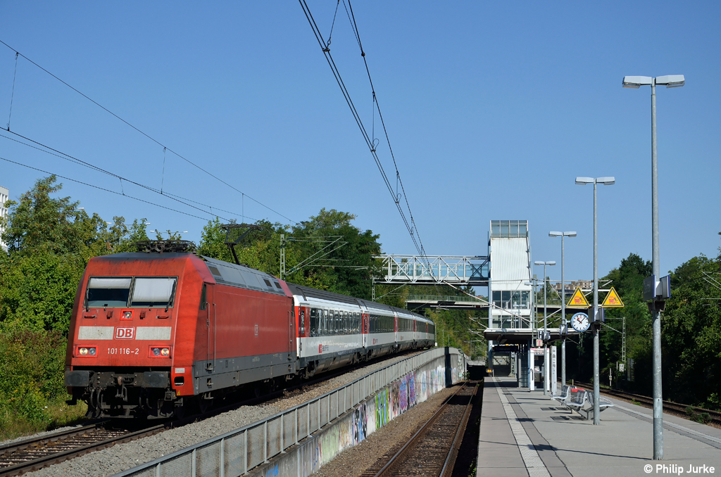 101 116-2 mit dem IC 183 nach Stuttgart Hbf am 19.08.2012 in Stuttgart-sterfeld.