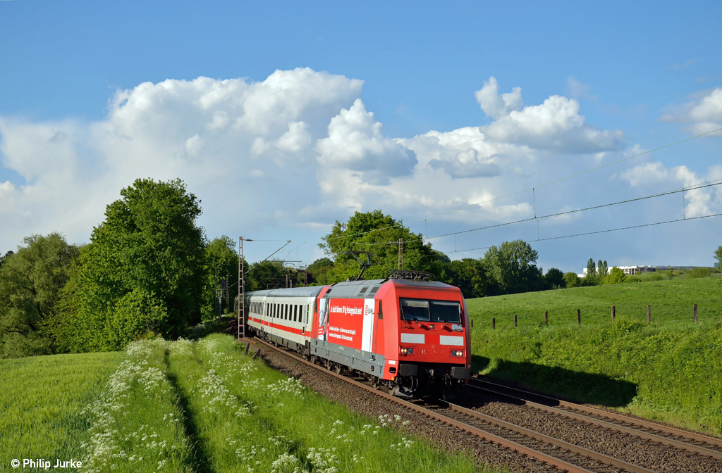 101 118-8 mit dem IC 2440 von Leipzig nach Kln am 24.05.2013 bei Haan-Ellscheid.