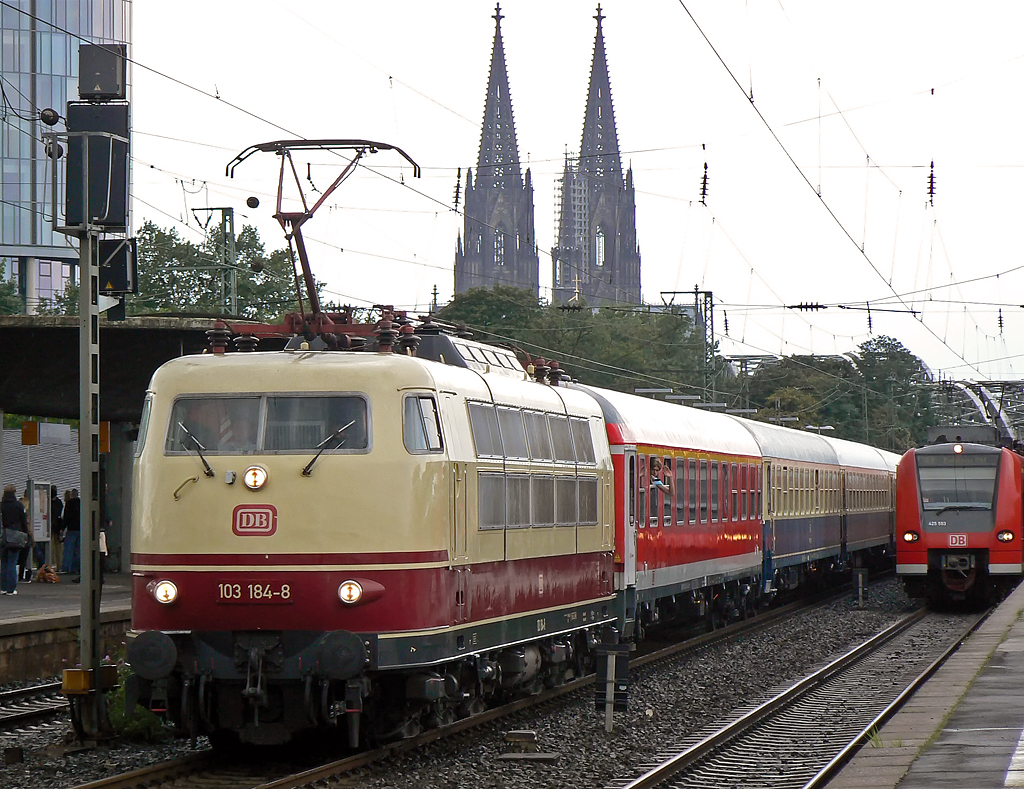 103 184-8 mit IC1806 in Kln/Messe Deutz am 17.09.2010