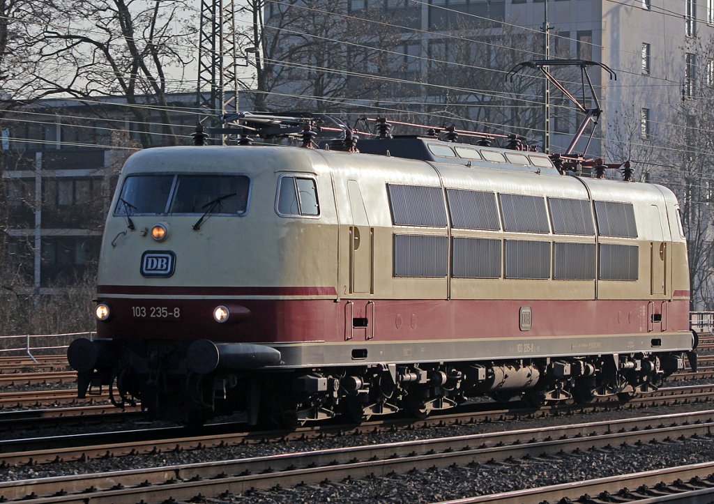 103 235-8 Lz in Köln West am 17.02.2011