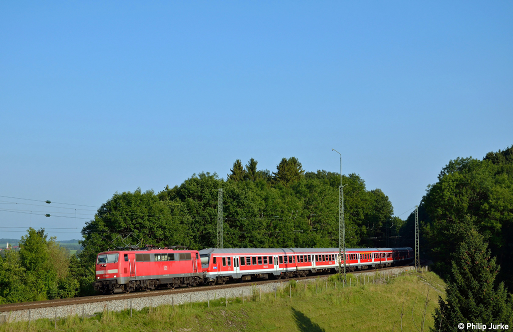 111 068-3 + 111 006-3 mit der RB 54906 nach Mnchen am 27.07.2012 in Aling.