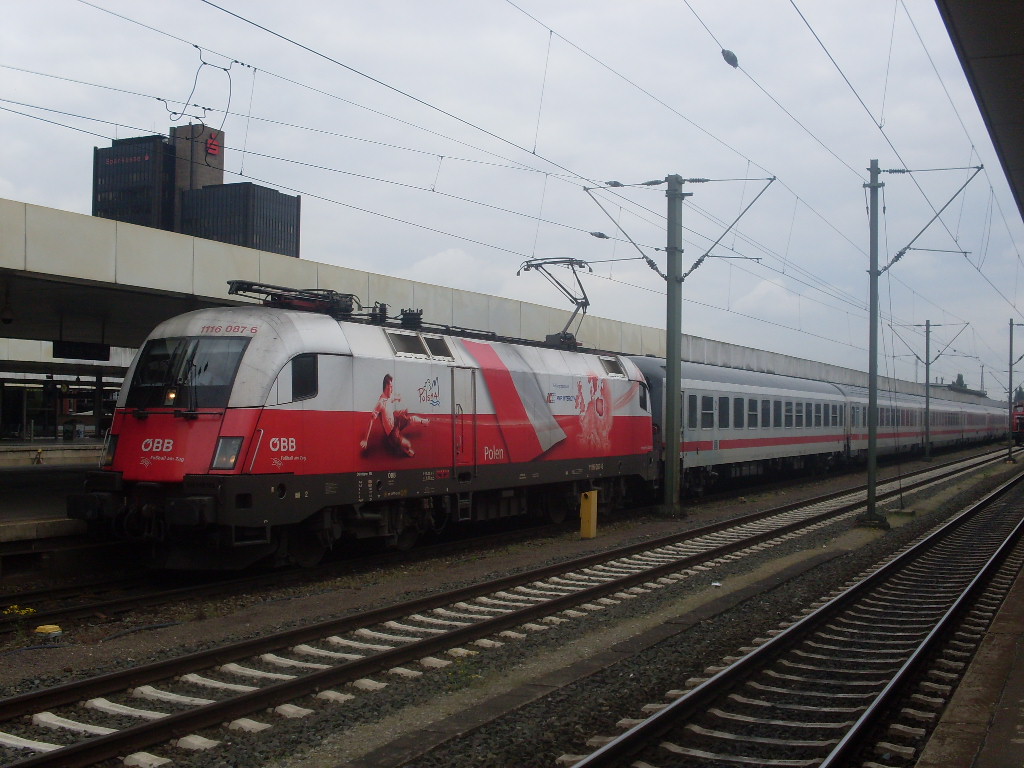 1116 087 mit einem IC in Hannover HBF am 05.05.2009