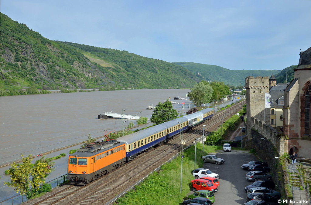 1142 635-3 am 02.06.2013 bei Oberwesel.
