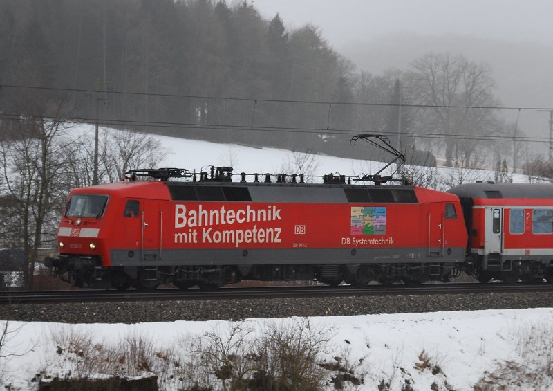 120 501-2, aufgenommen am 24.01.10, kurz vor Westerstetten, Strecke Stuttgart-Ulm.