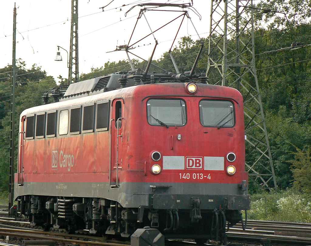140 013-4 bei der Einfahrt in Gremberg am 19.08.2010