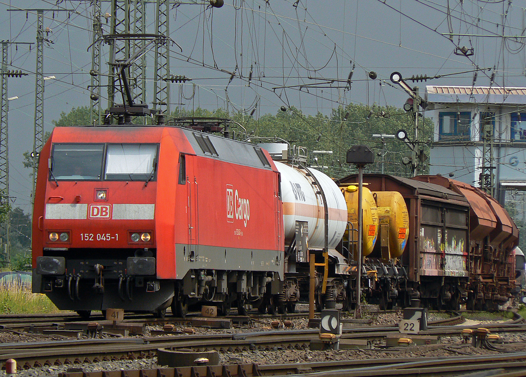 152 042-1 in Gremberg am 29.06.2010