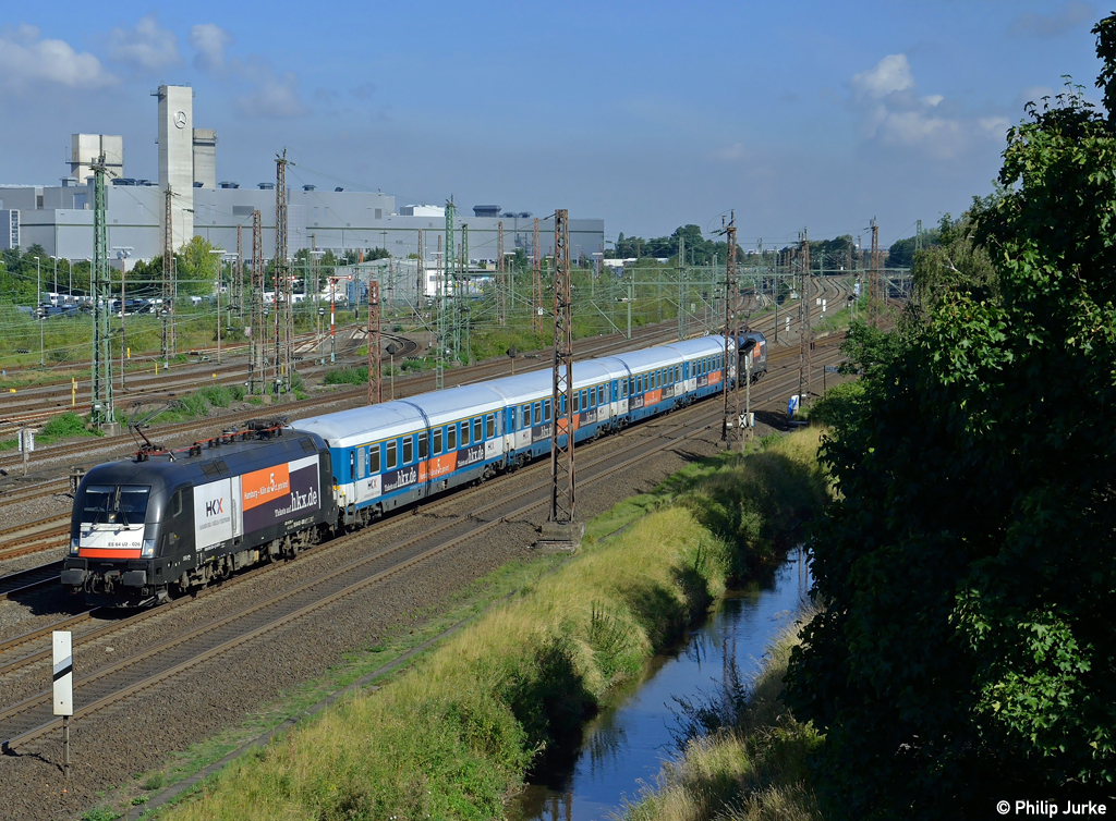 182 526-4 + 182 534-8 mit dem HKX 1800 nach Kln Hbf am 01.09.2012 in Dsseldorf-Derendorf.