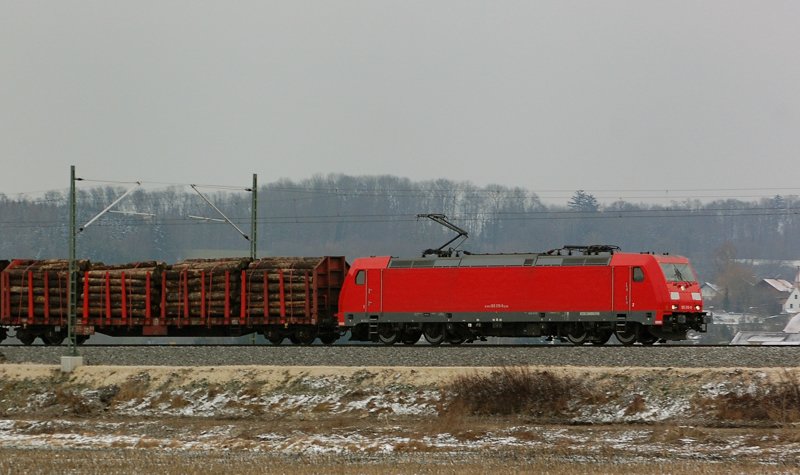 185 315-9, aufgenommen am 15.12.09, Strecke Ulm-Augsburg, kurz nach Burgau.