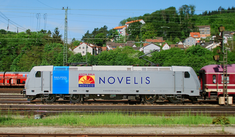 185 697-0, Novelis, aufgenommen am 18.05.13, in Treuchtlingen.