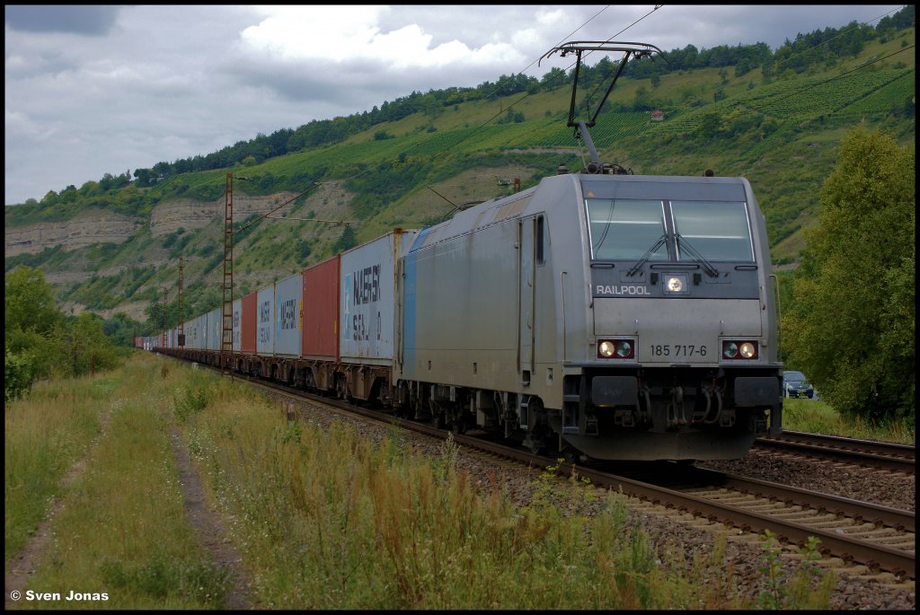 185 717-6 (Railpool/Box Xpress) in Thüngersheim am 8.8.2012.