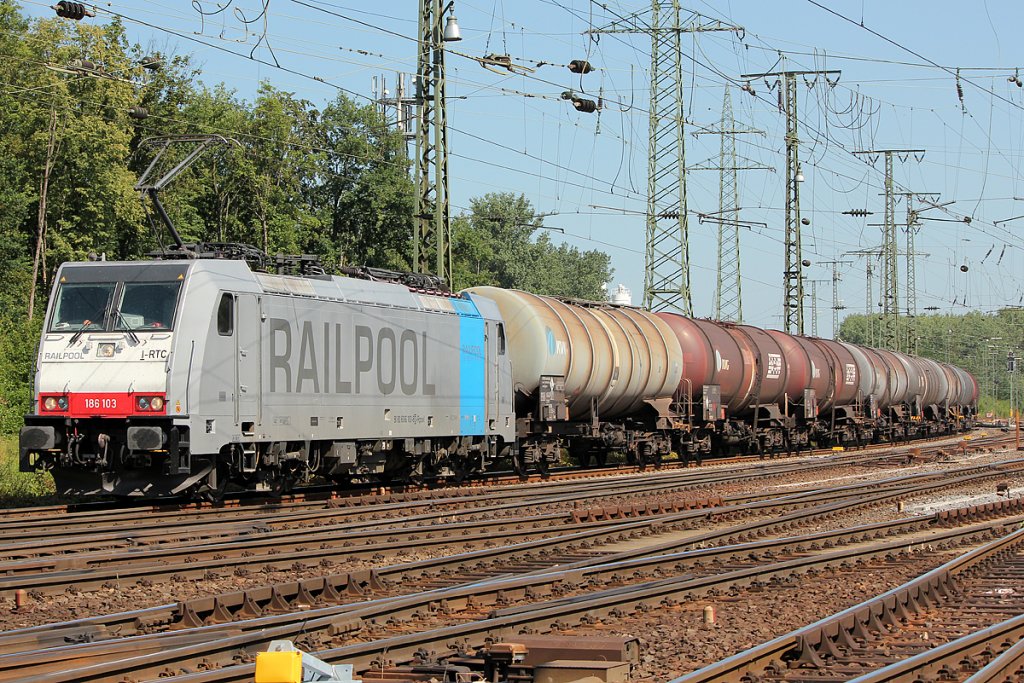 186 103 RAILPOOL/RTC mit Kesselzug in Gremberg am 27.06.2011