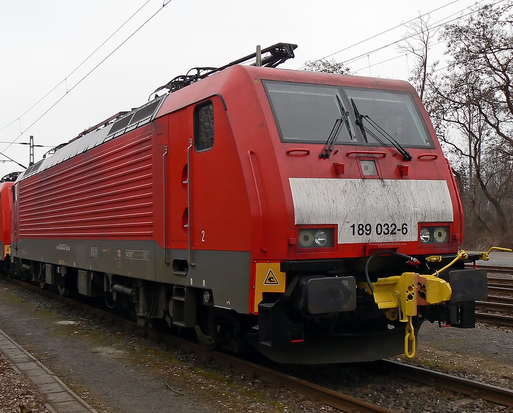 189 032-6 mit nachgerüsteter Mittelpufferkupplung in Gremberg am 14.03.2010 