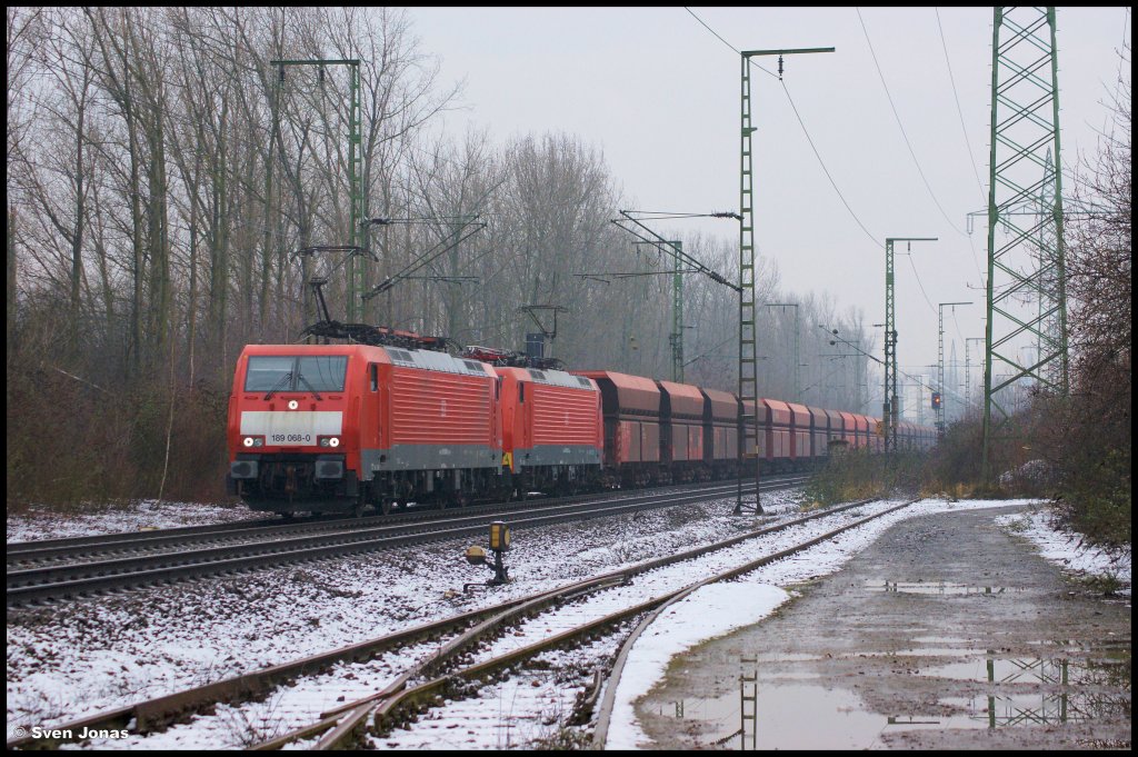 189 068-0 (DB Schenker) und 189 038-3 (DB Schenker) in Kln-Gremebrg am 8.2.2013. 