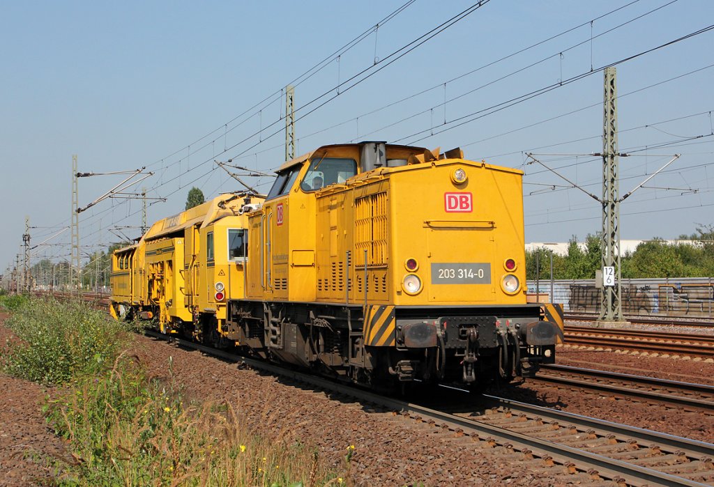 203 314-0 der DBG bei Porz(Rhein) am 04.09.2012