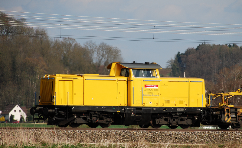 213 333-8, aufgenommen auf der Strecke Augsburg-Ulm, kurz vor Mindelaltheim, am 05.04.11.