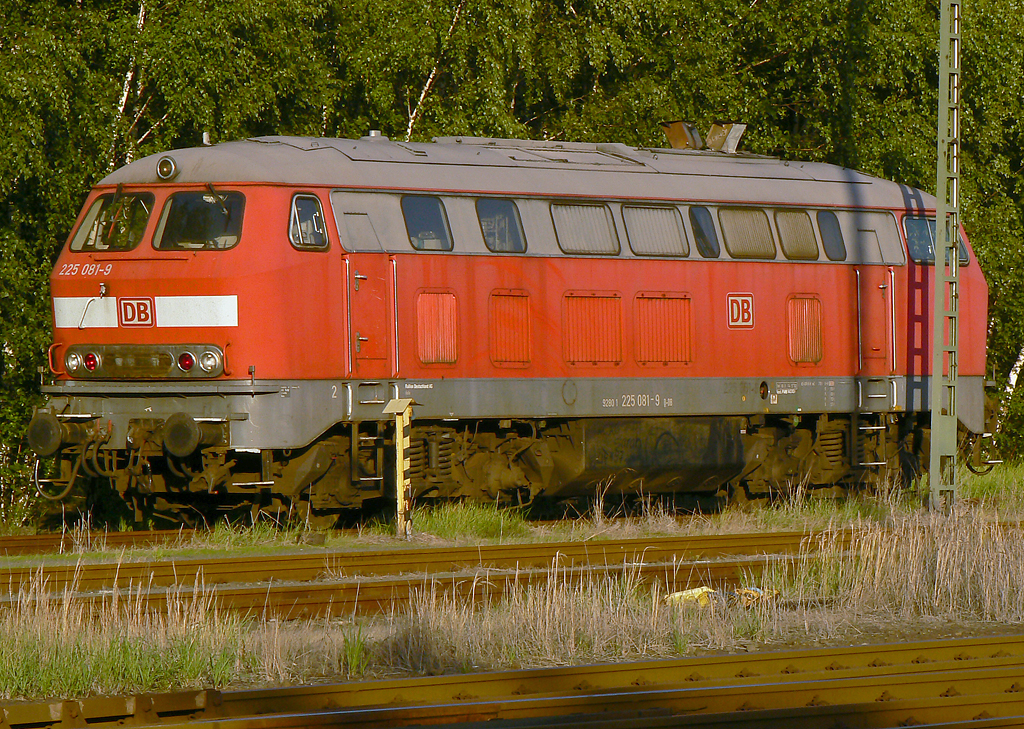 225 081-9 abgestellt in Gremberg am 31.08.2010