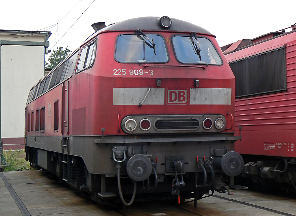 225 809-3 (218 009) abgestellt in Gremberg am 03.09.2010