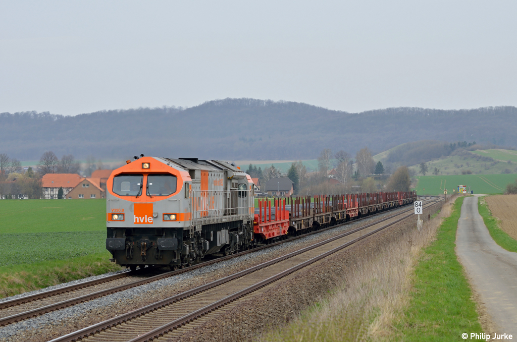 250 009-8 mit dem EK 53921 von Beddingen nach Ilsenburg am 21.04.2013 bei Othfresen.
