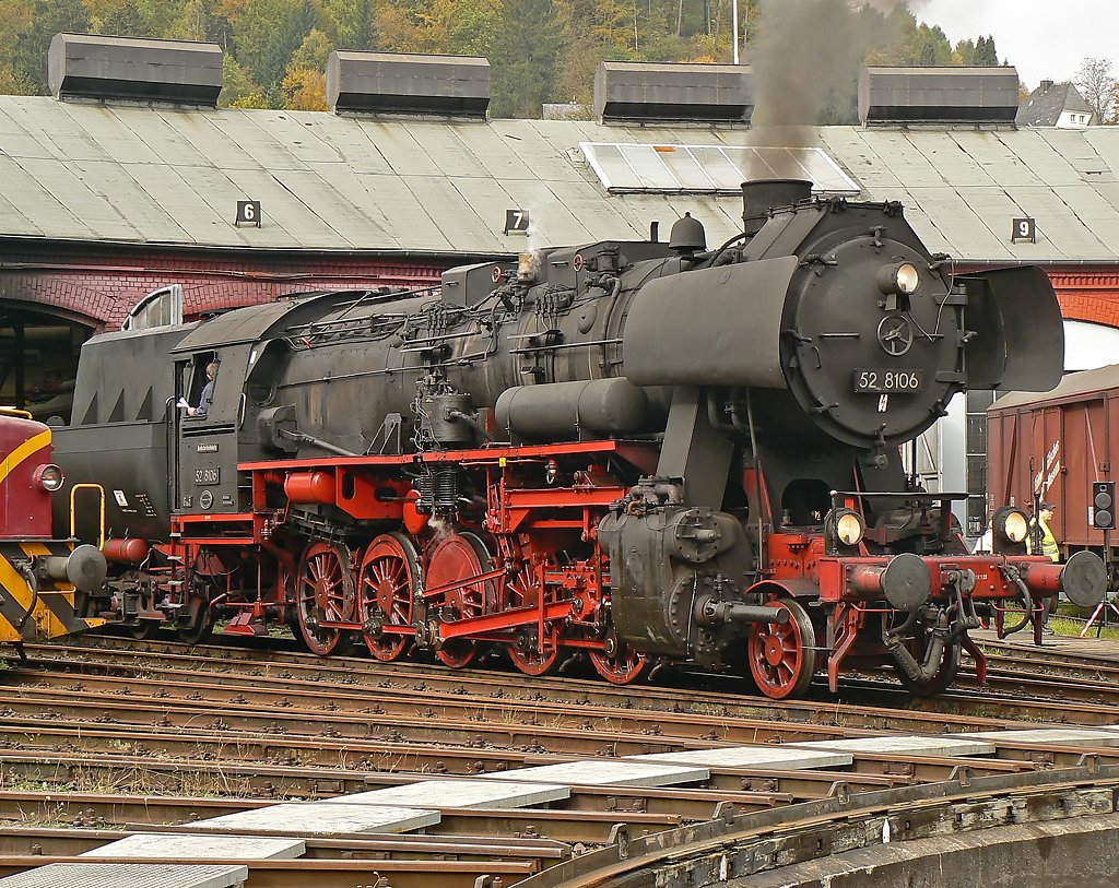 52 8106 im Sdwestf. Eisenbahnmuseum Siegen im Okt.09
