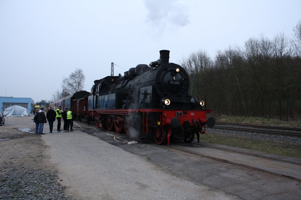 78 468 mit Zug der Erinnerung in Geilenkirchen 
