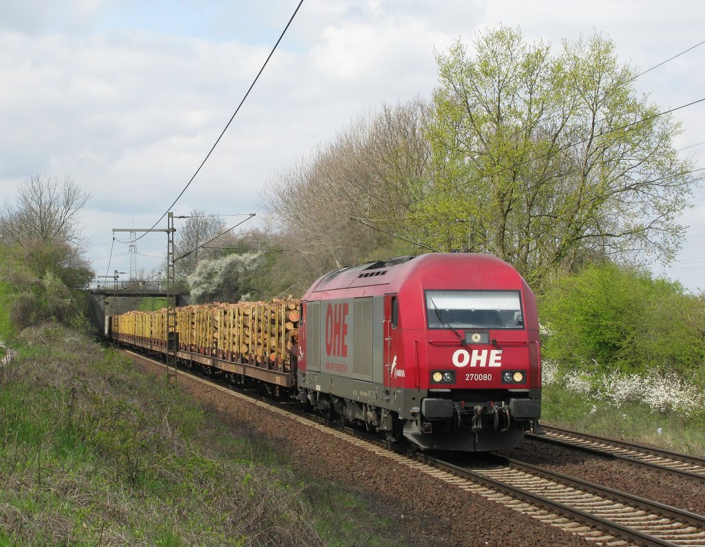 Bei leichtem Sonnenschein konnte der Eurorunner der OHE (270080 ) abgelichtet werden.
Aufgenommen am 22.04.2010.