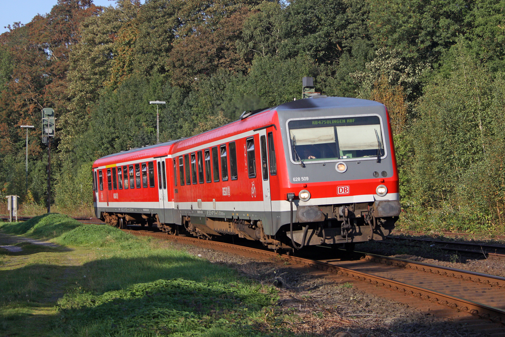 Der 628 509 als RB 47 Richtung Solingen in Wuppertal Rauenthal am 28,09,11