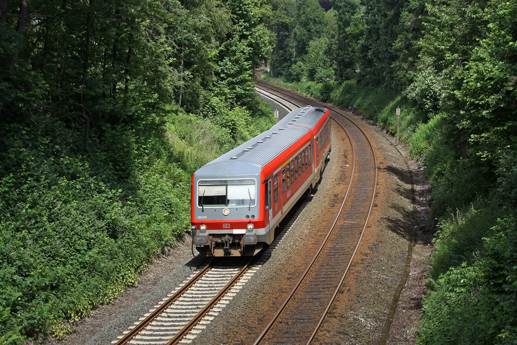 Der 928 670  in Wuppertal-Scharpenacken am 17,06,12