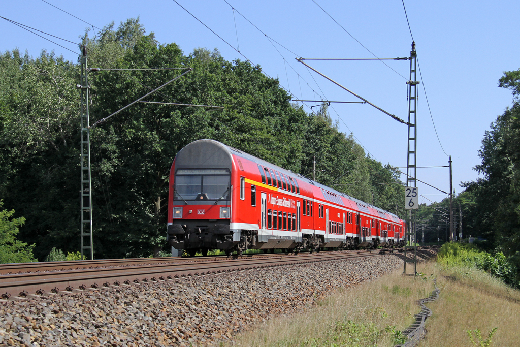 Der RE1 nach Berlin-Charlottenburg in Erkner am 24,07,12
