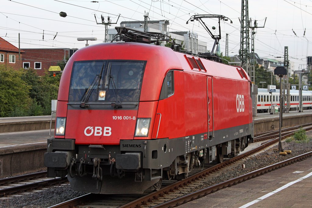 Die 1016 001-8 fhrt Lz von Hamburg Altona nach Hamburg Langenfelde , am 27,08,09