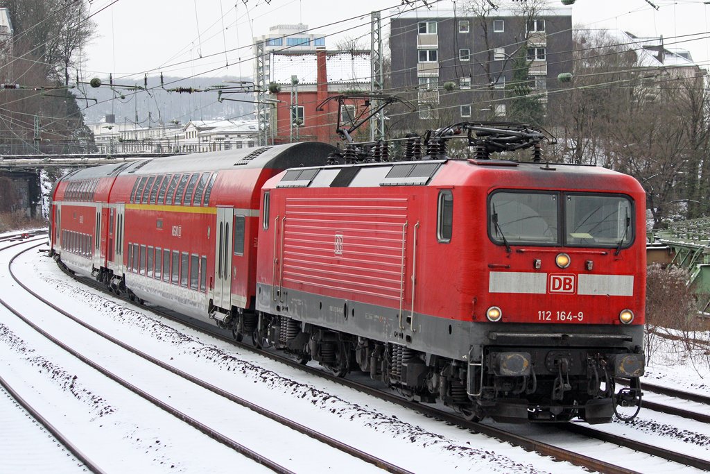 Die 112 164-9 in Wuppertal Elberfeld am 28,01,10