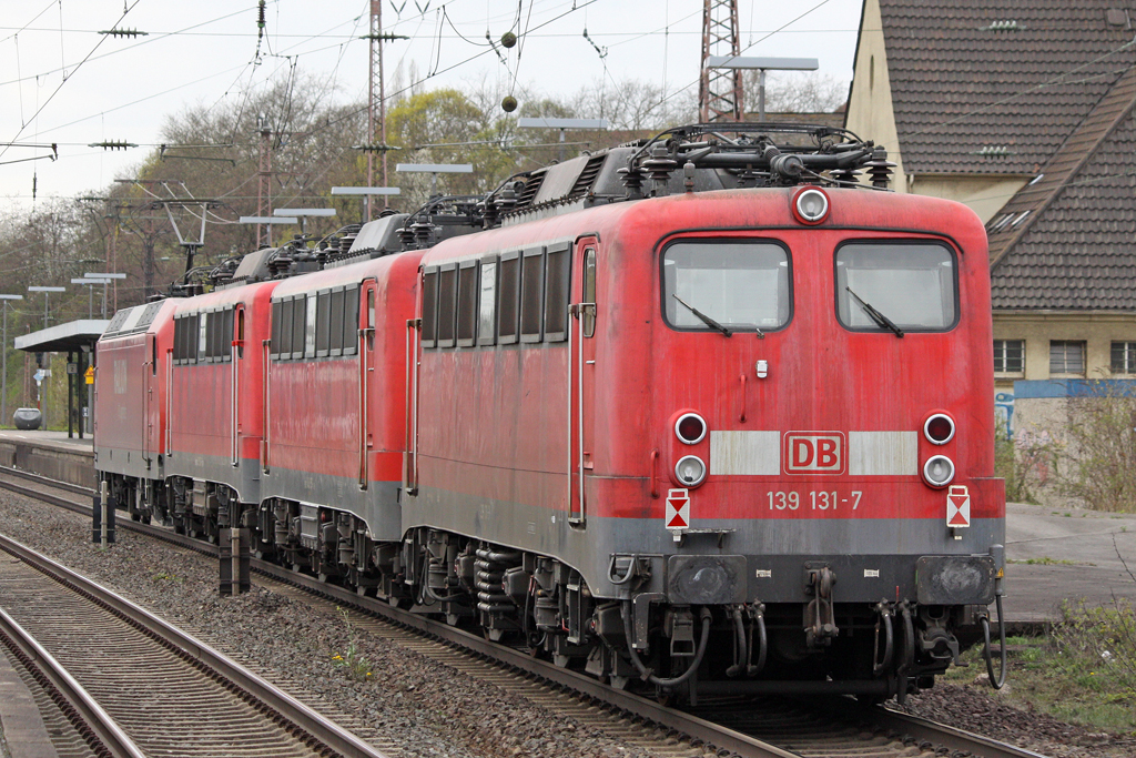 Die 139 131-7 macht den scluss des Lokzuges in Wuppertal Vohwinkel am 21,04,10