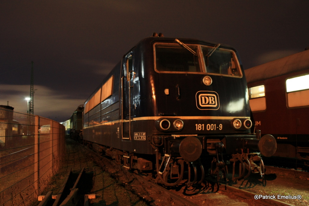 Die 181 001-9 steht im DB Museum Koblenz-Ltzel.
