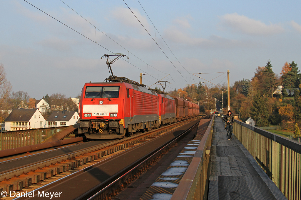 Die 189 044-1 und 189 033-4 auf der Koblenz Glser Eisenbahnbrcke am 19,11,12