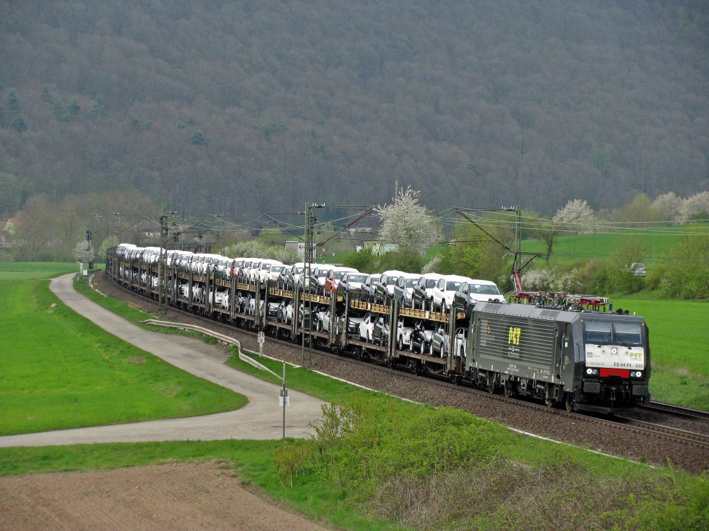 Die 189 935 von MRCE unterwegs fr PCT Altmann mit deinen Autozug Richtung Wrzburg.
Aufgenommen am 21.04.2010 im Maintal (Wernfeld).