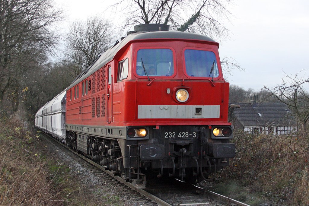Die 232 428-3 bei der Einfahrt in Wülfrath Flandersbach , am 02,12,09