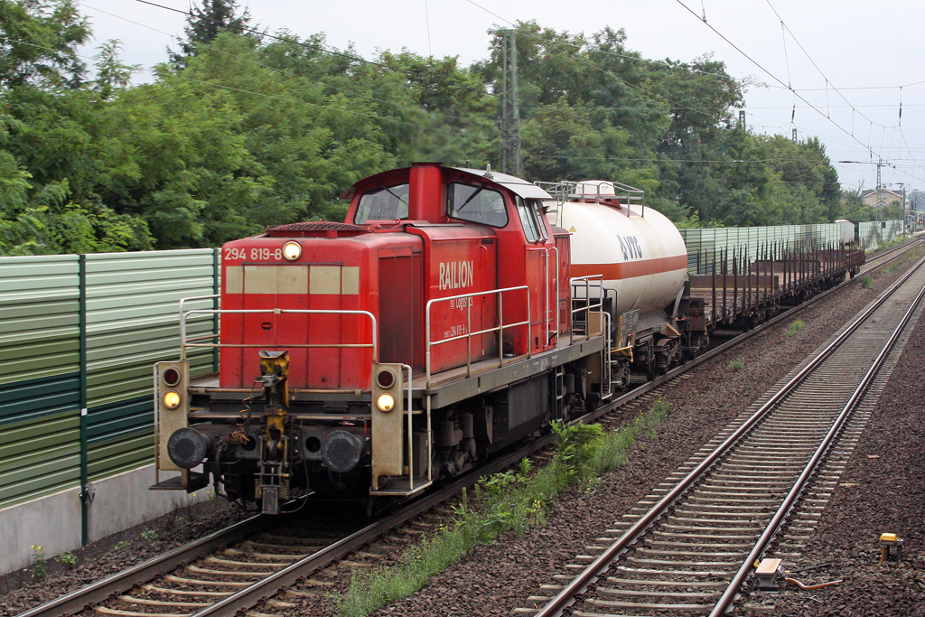 Die 294 819-8 zwischen Wiesbaden und Gro Gerau am 18,08,10