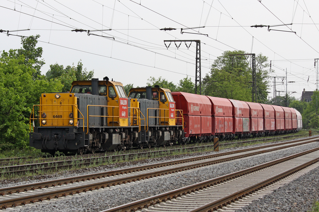 Die 6469 und 6466 von Railion NL in Duisburg Neudorf am 25,05,10