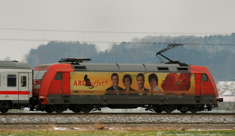 Die ARD Buffet, mit der Tulpen-Seite! 101 035-4, aufgenommen am 14.12.09, Strecke Augsburg-Ulm, kurz vor Mindelaltheim.