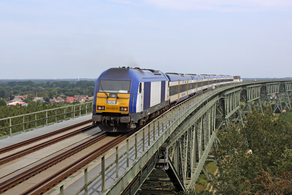 Die DE2000-01 auf der Hochbrücke Hochdonn am 03,08,11