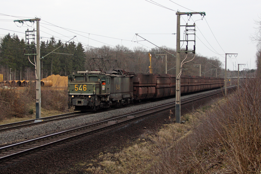 Die Lok 546 der RWE Power / Rheinbraun bei Kerpen Buir am 09,03,12 