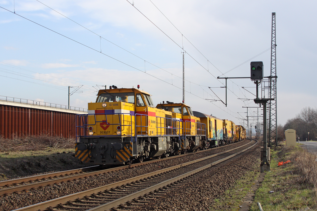 Die Strukton Rail 1206 in Porz-Wahn am 08,03,12