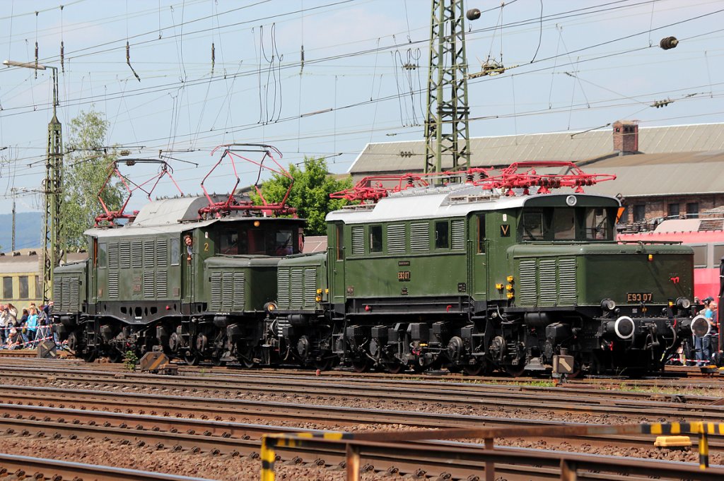 E93 07 und E94 279 bei der Lokparade im DB Museum Koblenz am 02.06.2012