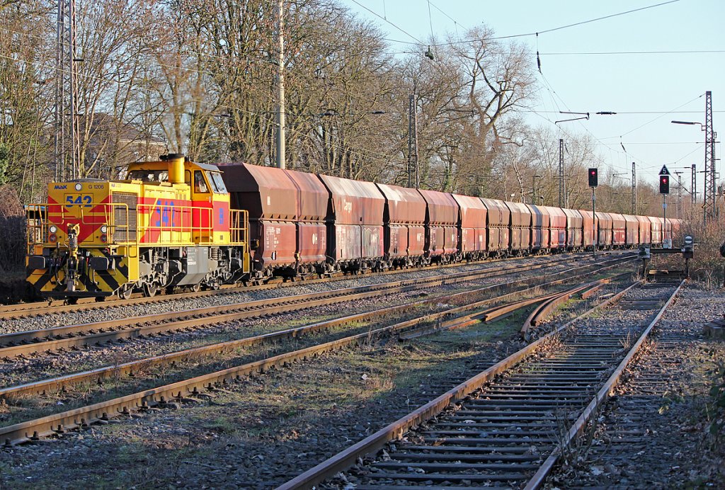 E&H´s 542 kommt aus dem Angertal zurck , aufgenommen in Ratingen-Lintorf am 07.03.2011