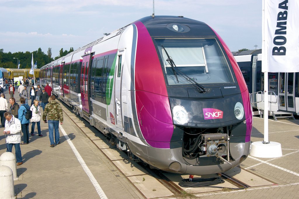 Ein Franzsischer Triebzug der SNCF auf der Innotrans 2012 in Berlin-Messe/Sd am 22.9.2012.