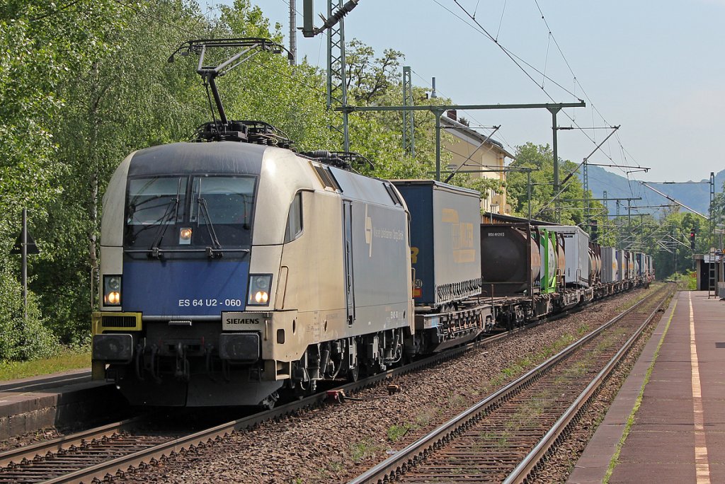 ES 64 U2-060 der Wiener Lokalbahnen in Bonn Oberkassel am 07.05.2011