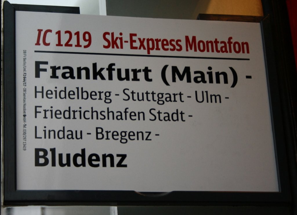 Hier ein Zuglaufschild des IC1219 Ski-Express-Montafon. Hoffentlich gefllts.

Patrick E.