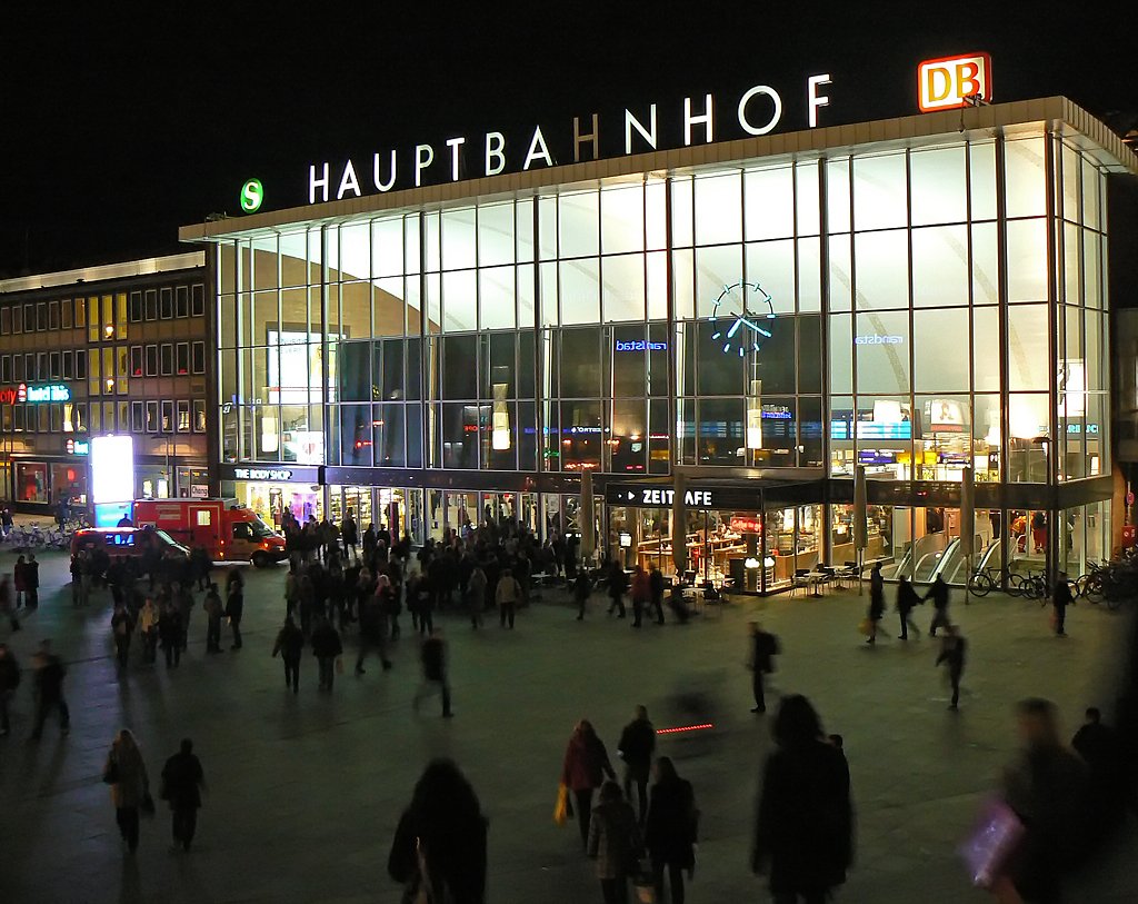 Kln Hbf. bei Nacht 