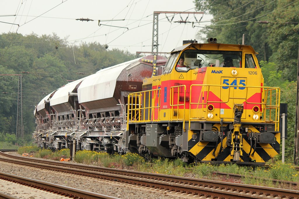 Lok 545 der E&H in Duisburg Neudorf am 27.07.2011